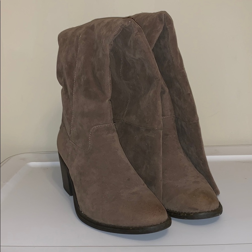 LIKE NEW Qupid Over The Albee OTK Boot - Taupe